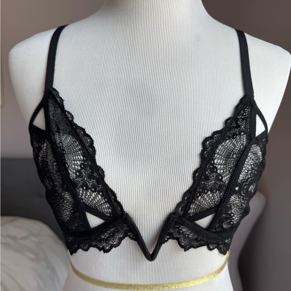 Thistle and Spire Black Kane Lace Wire Bra Size 34D